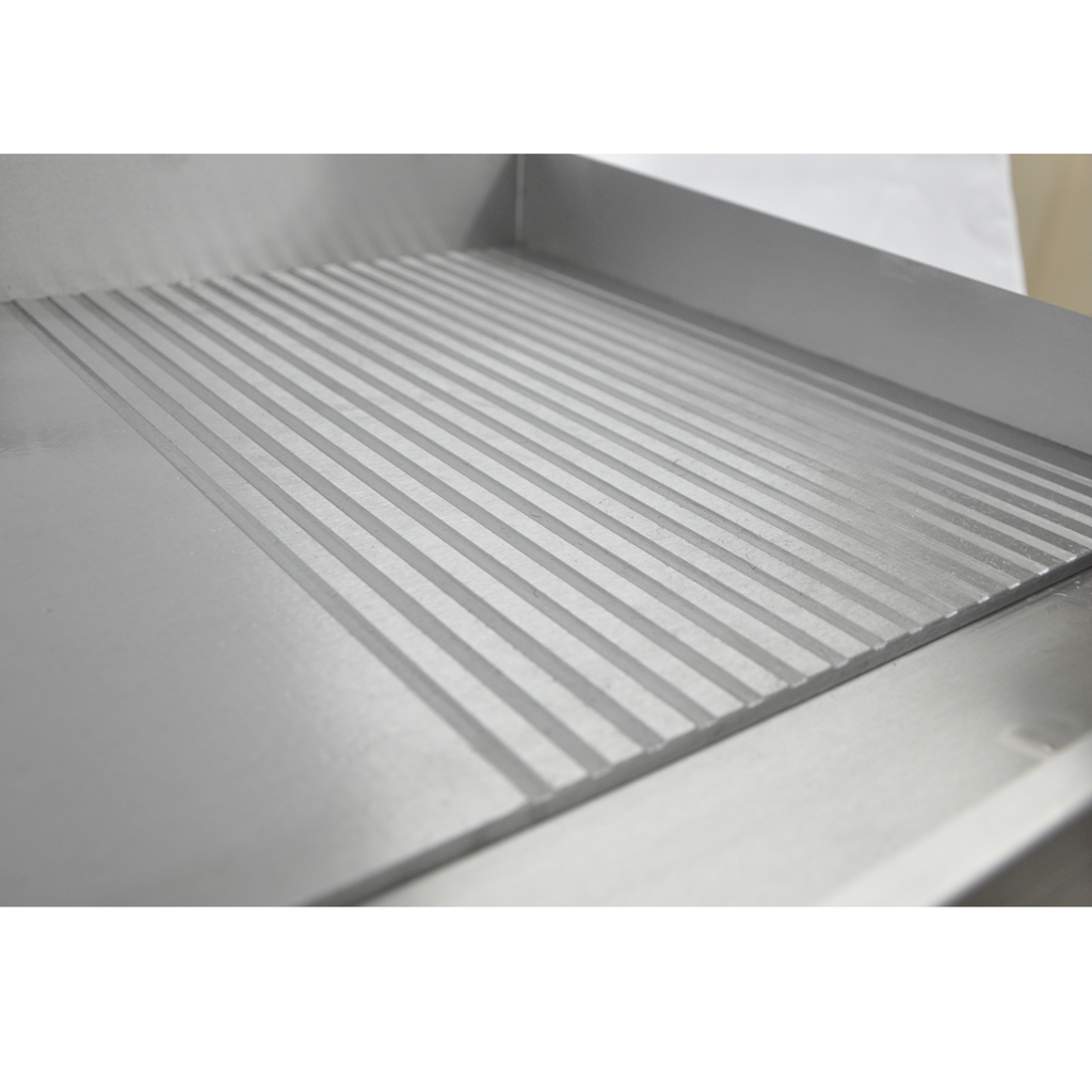 Gmax ZL-702 commercial gas griddle angled view